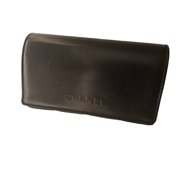 CHANEL QUILTED SUNGLASSES CASE - Picture 5 of 6